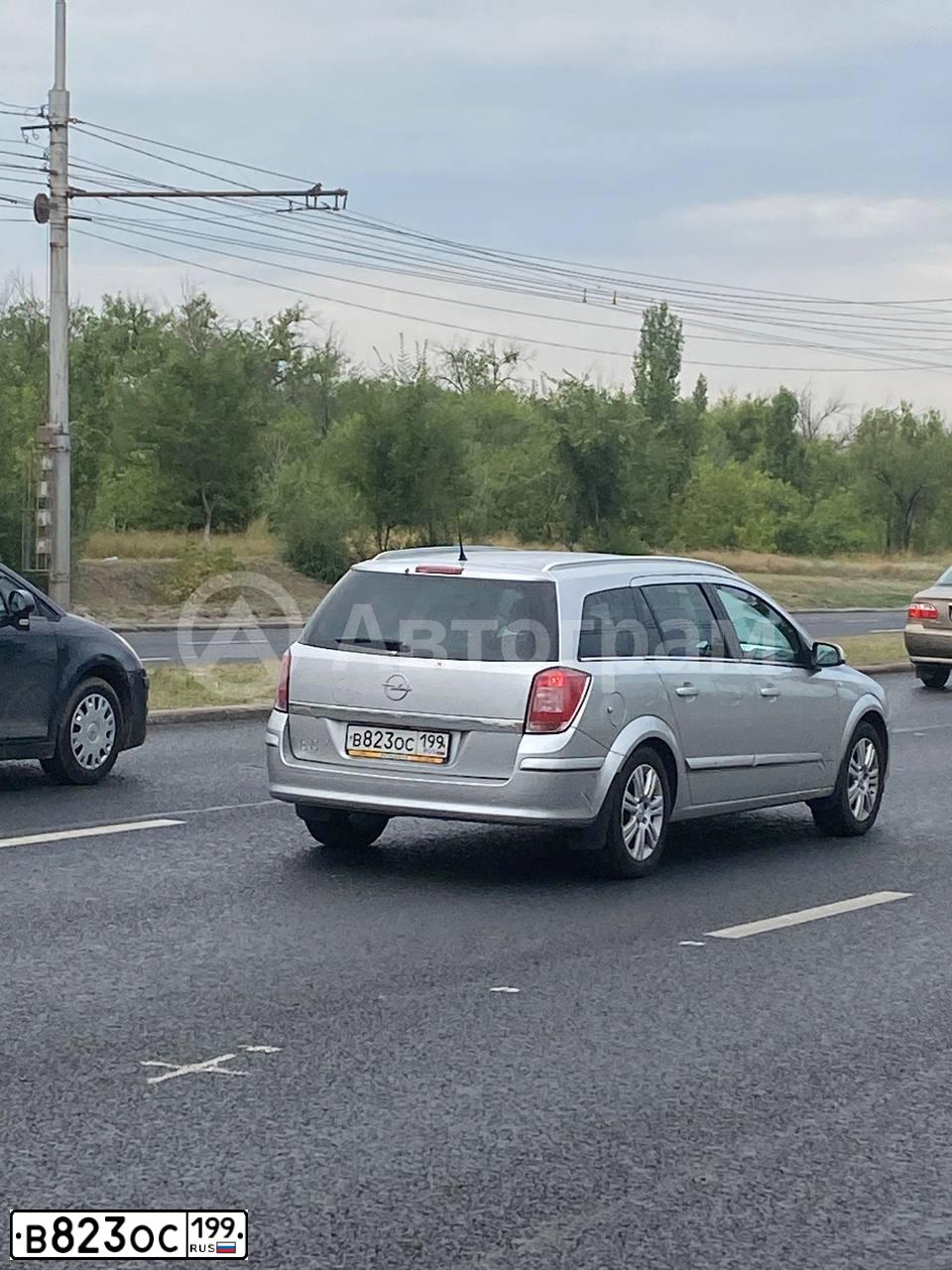 Фото автомобиля OPEL ASTRA, 2008 — госномер С172СМ790. Цвет: СЕРЕБРИСТЫЙ