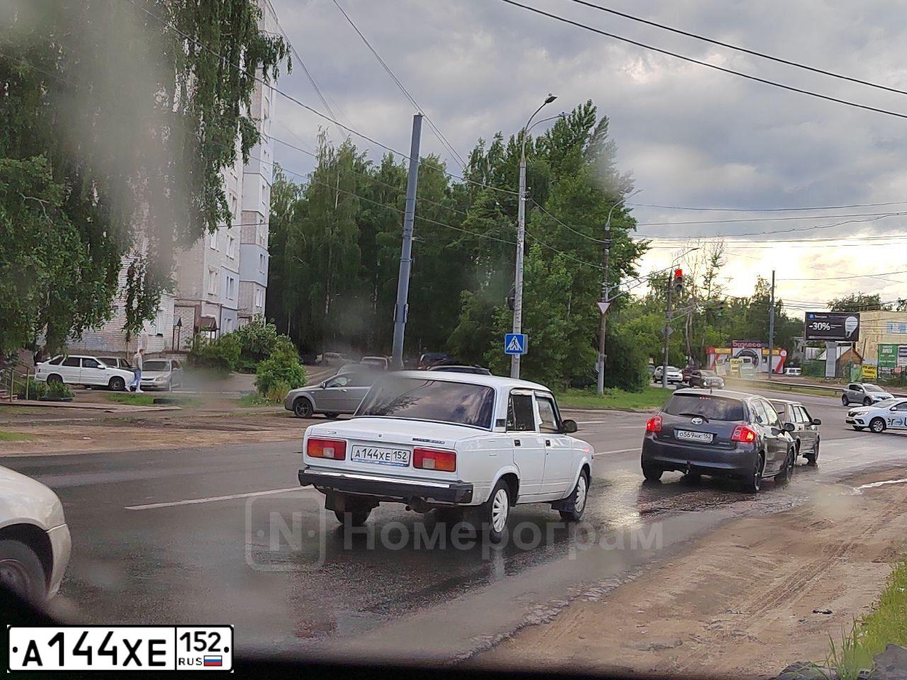 Фото автомобиля LADA 2105, 2010 — госномер Т995АУ159. Цвет: Белый