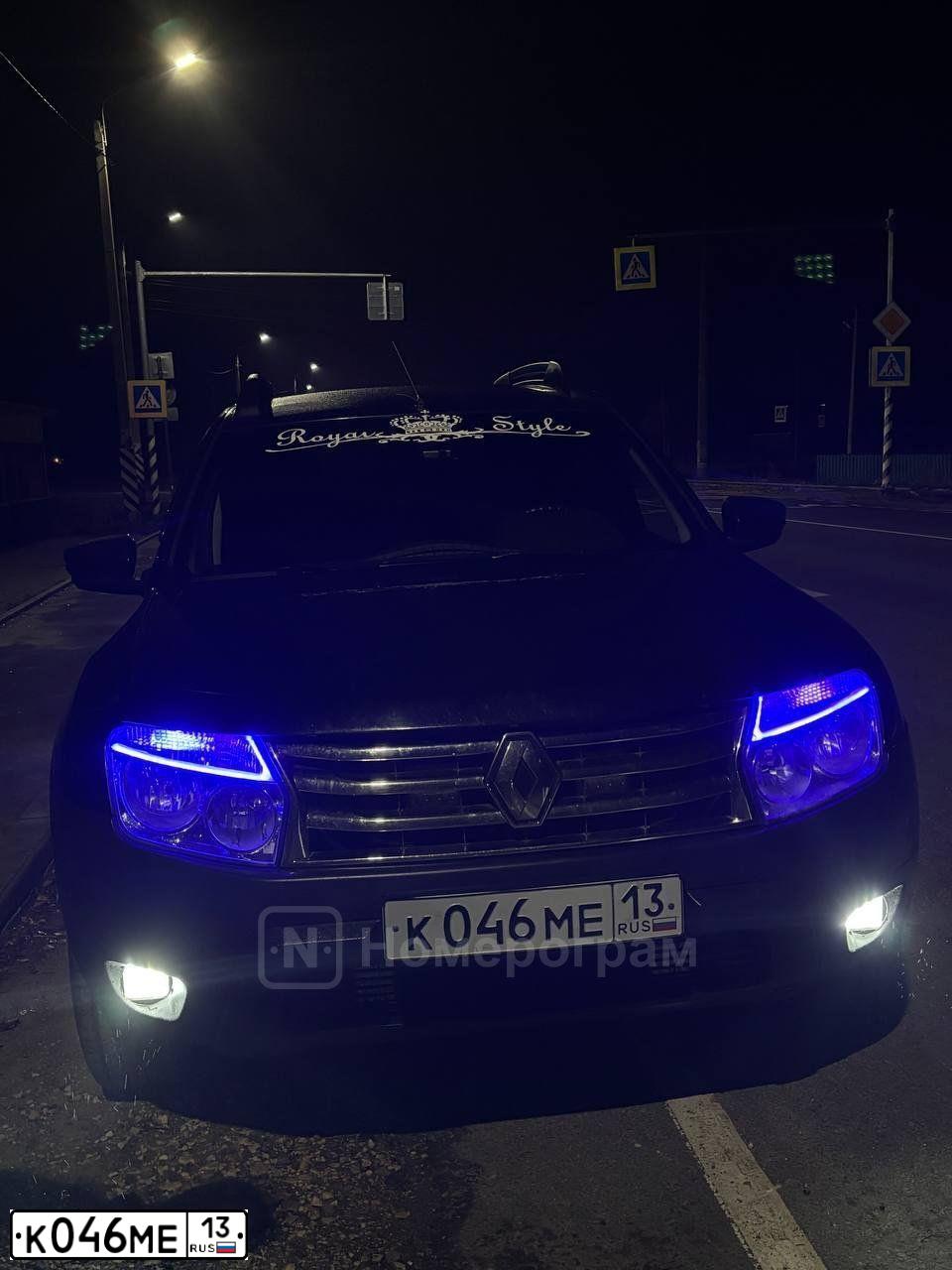 Фото автомобиля RENAULT DUSTER, 2014 — госномер К046МЕ13. Цвет: ТЕМНО-СИНИЙ