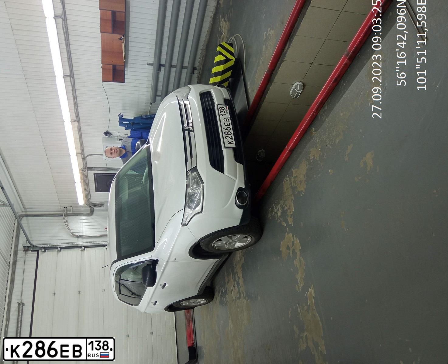 Фото автомобиля MITSUBISHI OUTLANDER, 2014 — госномер Е313МН138