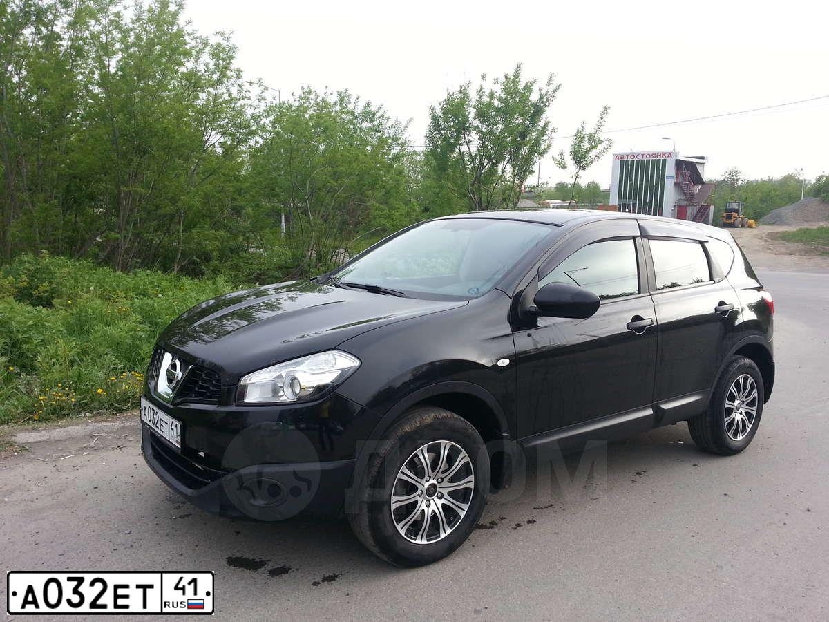 Фото автомобиля NISSAN QASHQAI, 2010 — госномер В970РЕ41. Цвет: ЧЕРНЫЙ