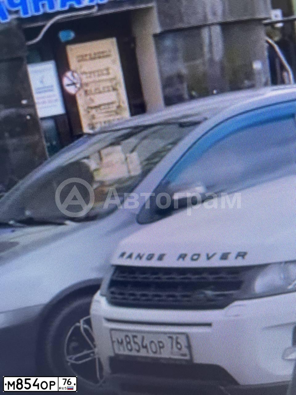Фото автомобиля LANDROVER RANGE ROVER EVOQUE, 2014 — госномер В371НУ37. Цвет: Белый