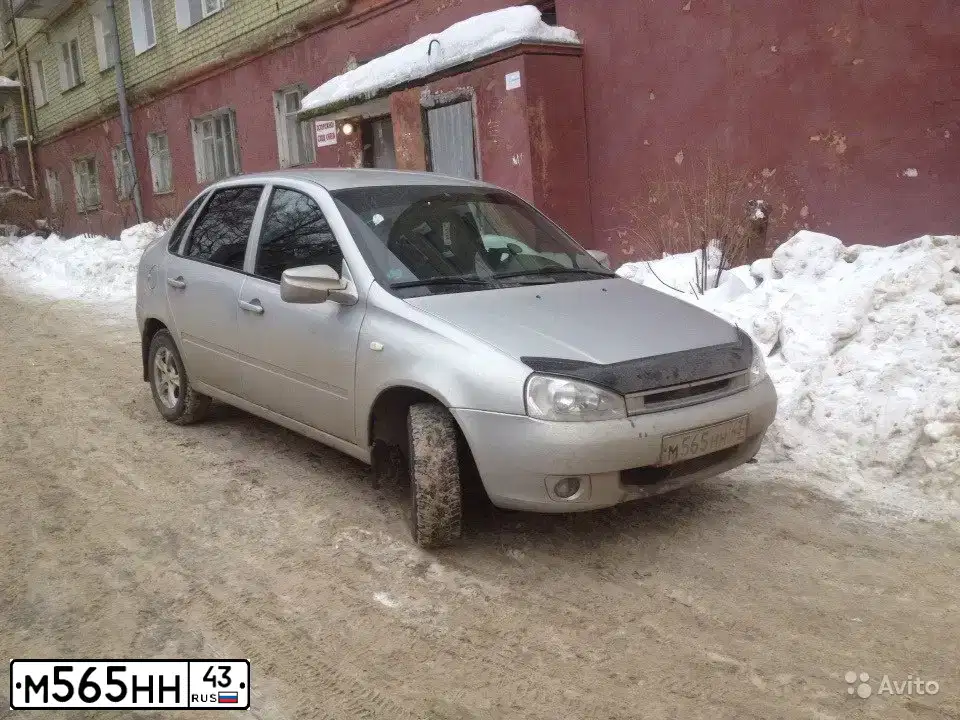 Фото автомобиля LADA 1118 KALINA, 2010 — госномер М565НН43. Цвет: СЕРЕБРИСТЫЙ