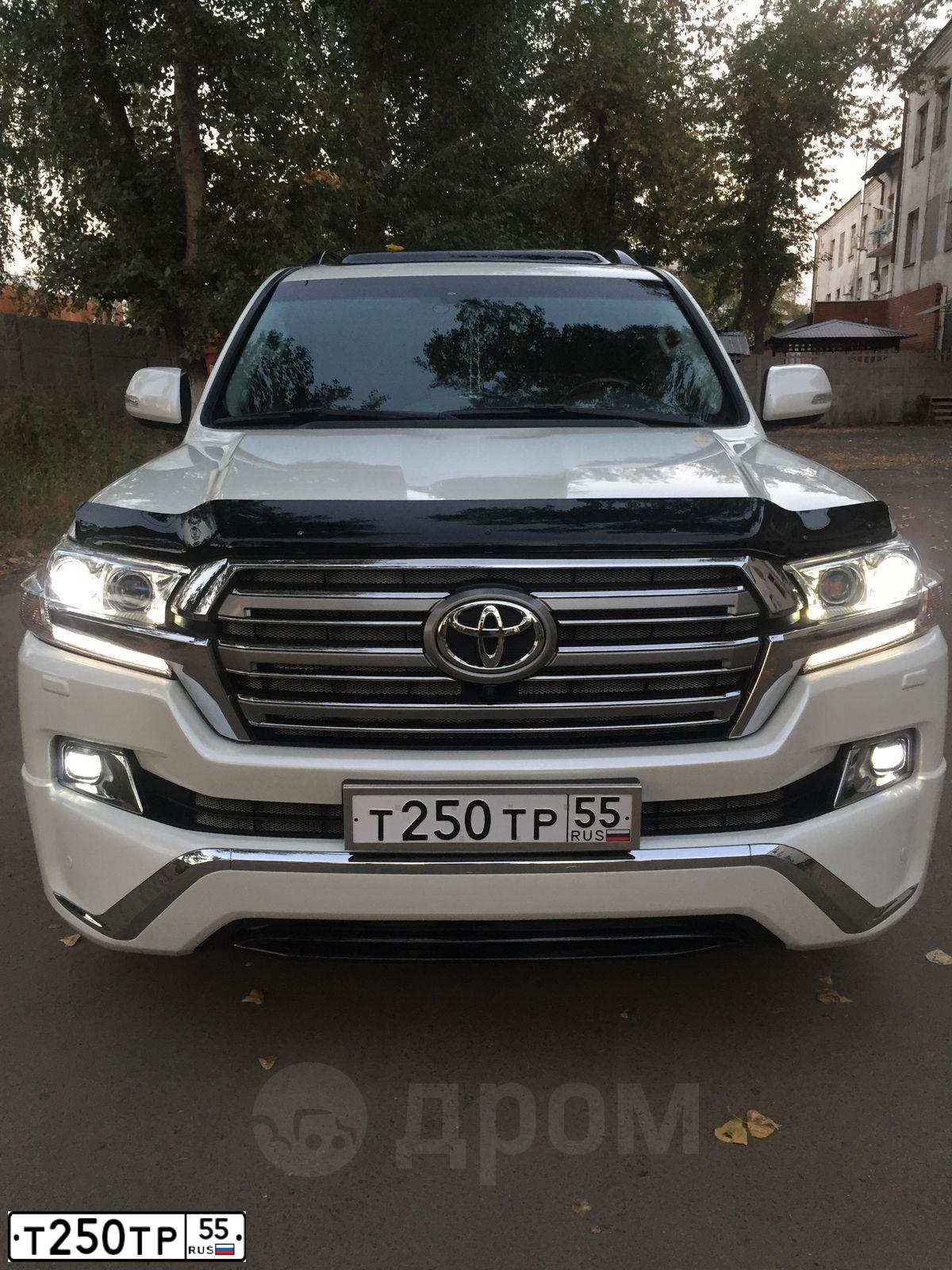 Фото автомобиля TOYOTA LANDCRUISER 200, 2015 — госномер А053ЕЕ49. Цвет: Белый