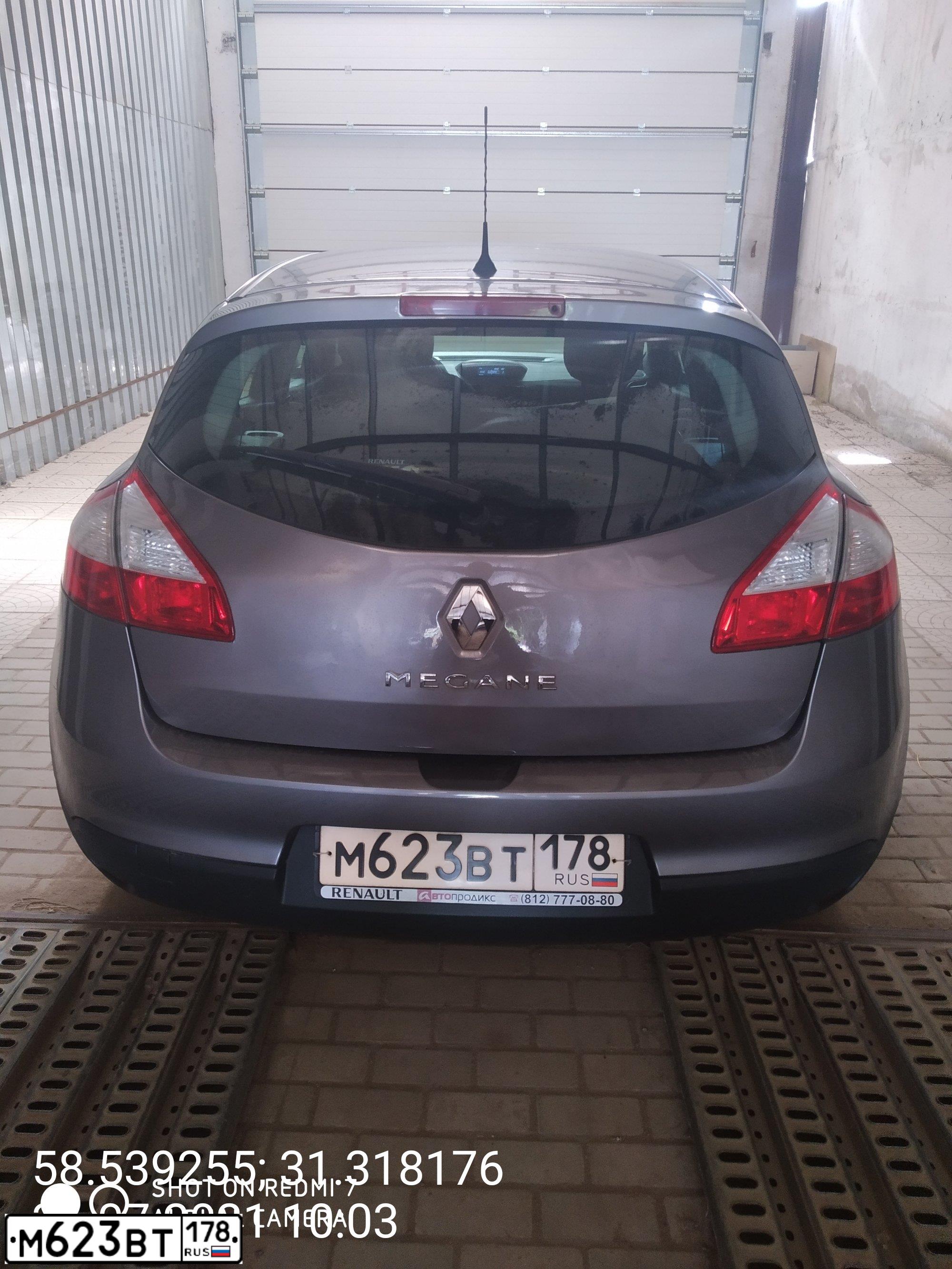 Фото автомобиля RENAULT MEGANE, 2011 — госномер Е313ХО53. Цвет: ТЕМНО-СЕРЫЙ