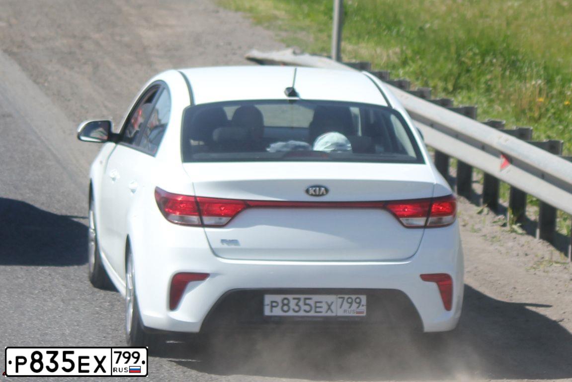 Фото автомобиля KIA RIO, 2018 — госномер М036ВК716. Цвет: Белый
