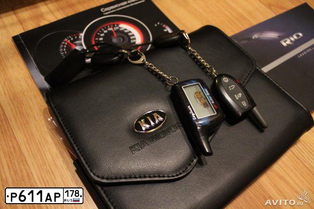 Фото автомобиля KIA RIO, 2012 — госномер Х499ОУ60. Цвет: Белый