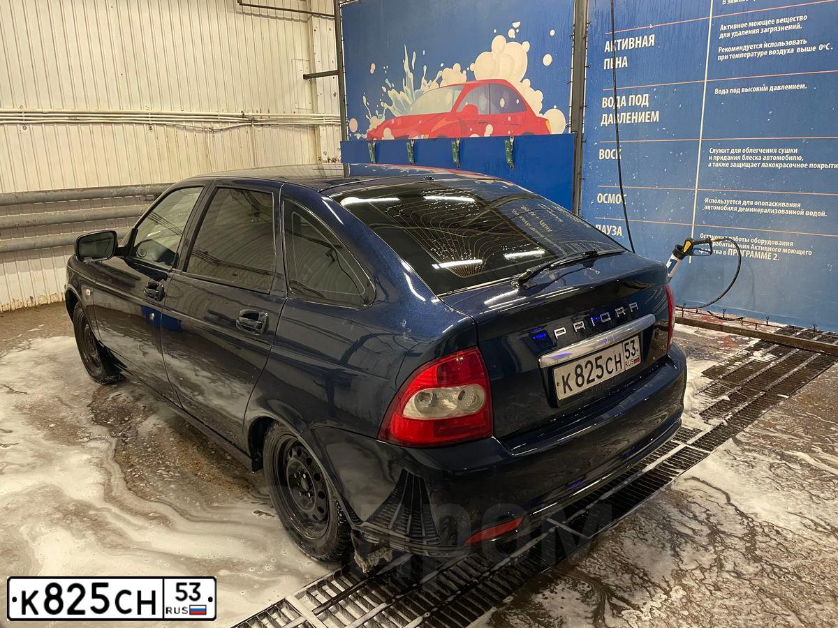 Фото автомобиля LADA 2172 PRIORA, 2010 — госномер К825СН53. Цвет: Сине-Черный