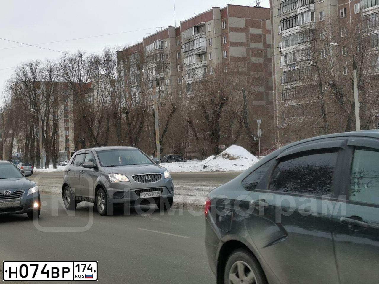 Фото автомобиля SSANGYONG ACTYON, 2012 — госномер А215СС156. Цвет: ТЕМНО-СЕРЫЙ