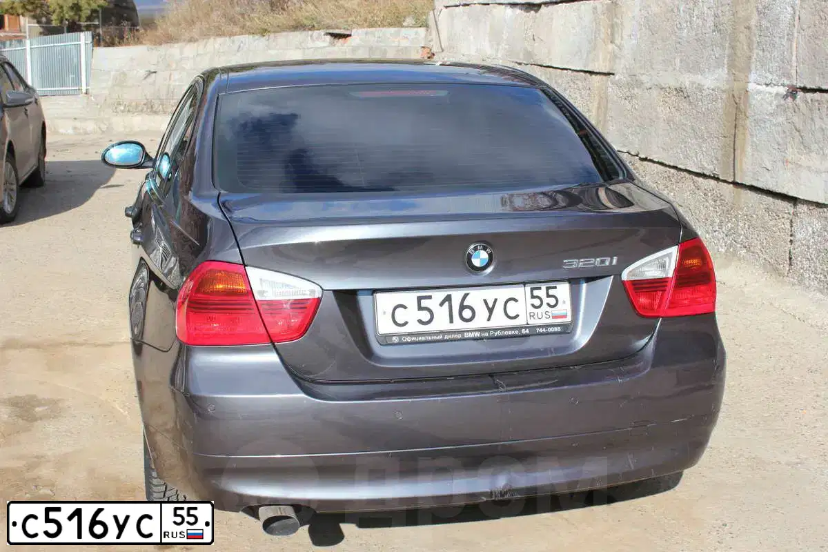 Фото автомобиля BMW SERIE 3, 2005 — госномер С516УС55. Цвет: ТЕМНО-СЕРЫЙ