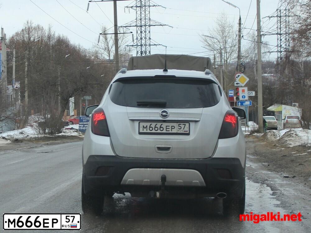Фото автомобиля OPEL MOKKA, 2013 — госномер М666ЕР57. Цвет: СЕРЫЙ