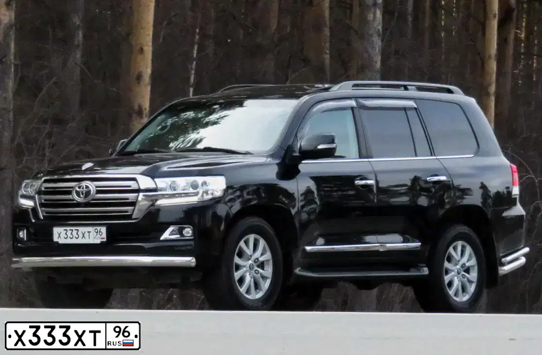 Фото автомобиля TOYOTA LANDCRUISER 200, 2015 — госномер Х333ХТ96. Цвет: ЧЕРНЫЙ