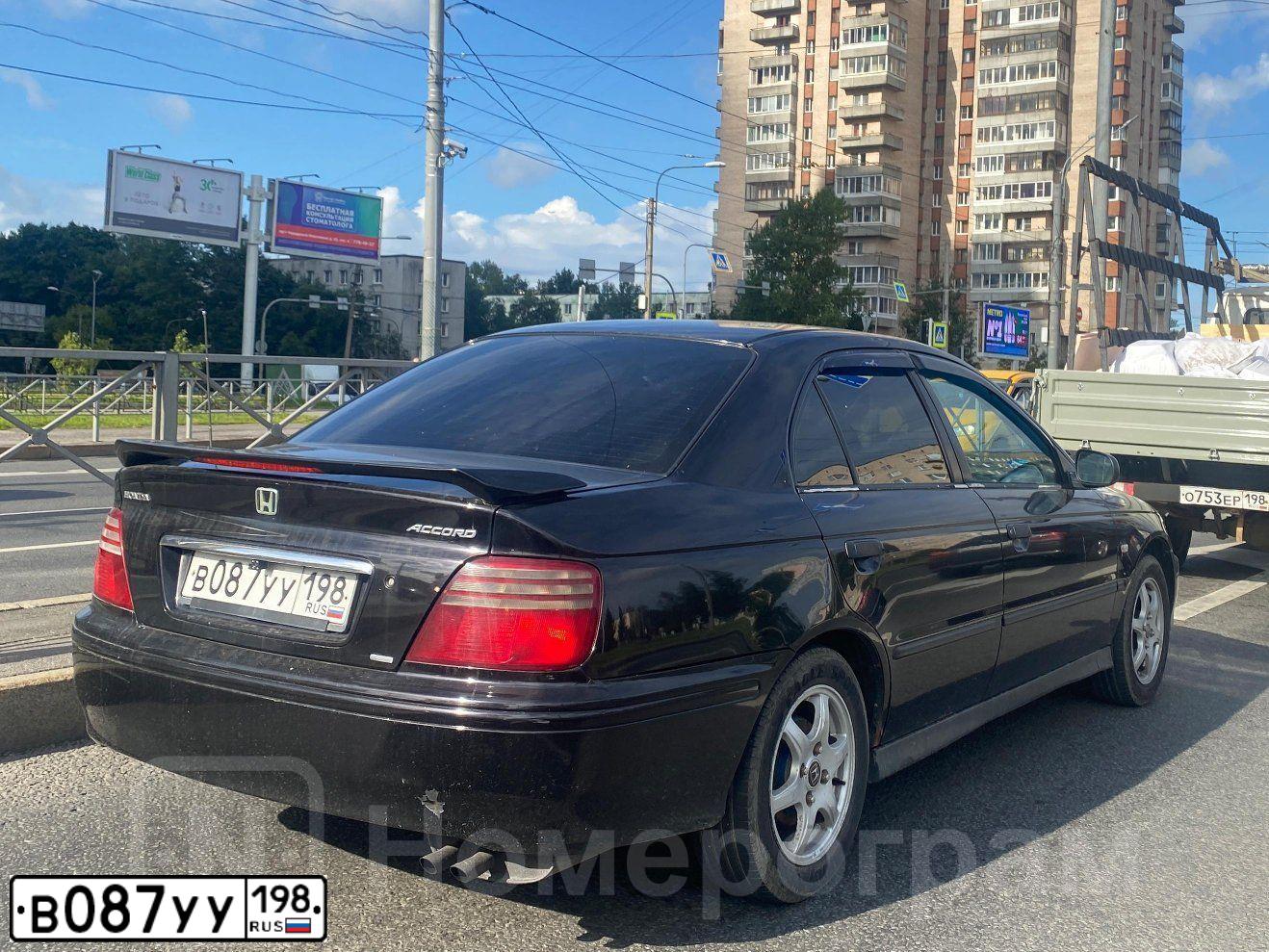 Фото автомобиля HONDA ACCORD, 1998 — госномер В087УУ198. Цвет: ФИОЛЕТОВЫЙ