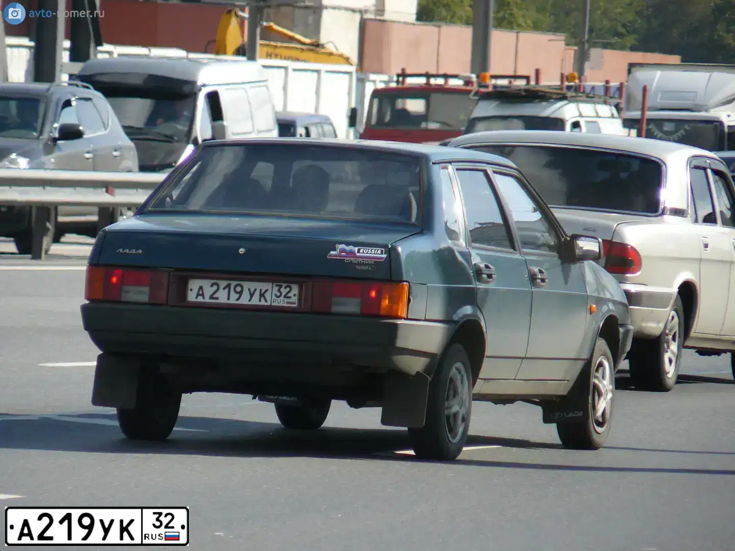 Фото автомобиля LADA 2109 SAMARA, 2000 — госномер А219УК32. Цвет: СИНЕ-ЗЕЛЕНЫЙ