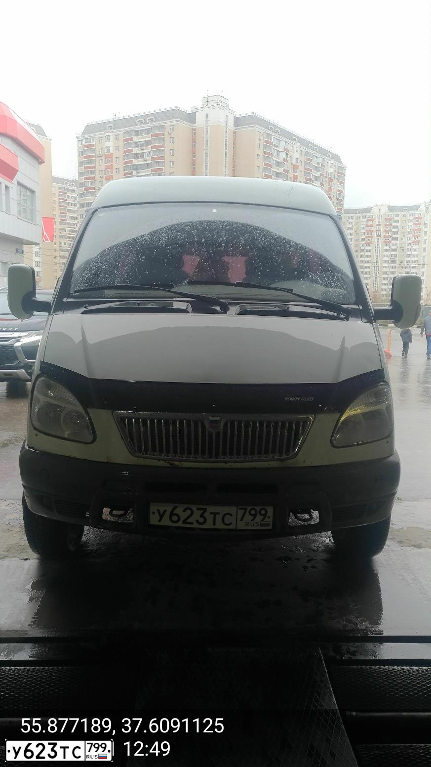 Фото автомобиля GAZ 2217 SOBOL, 2006 — госномер М905СК21. Цвет: Белый
