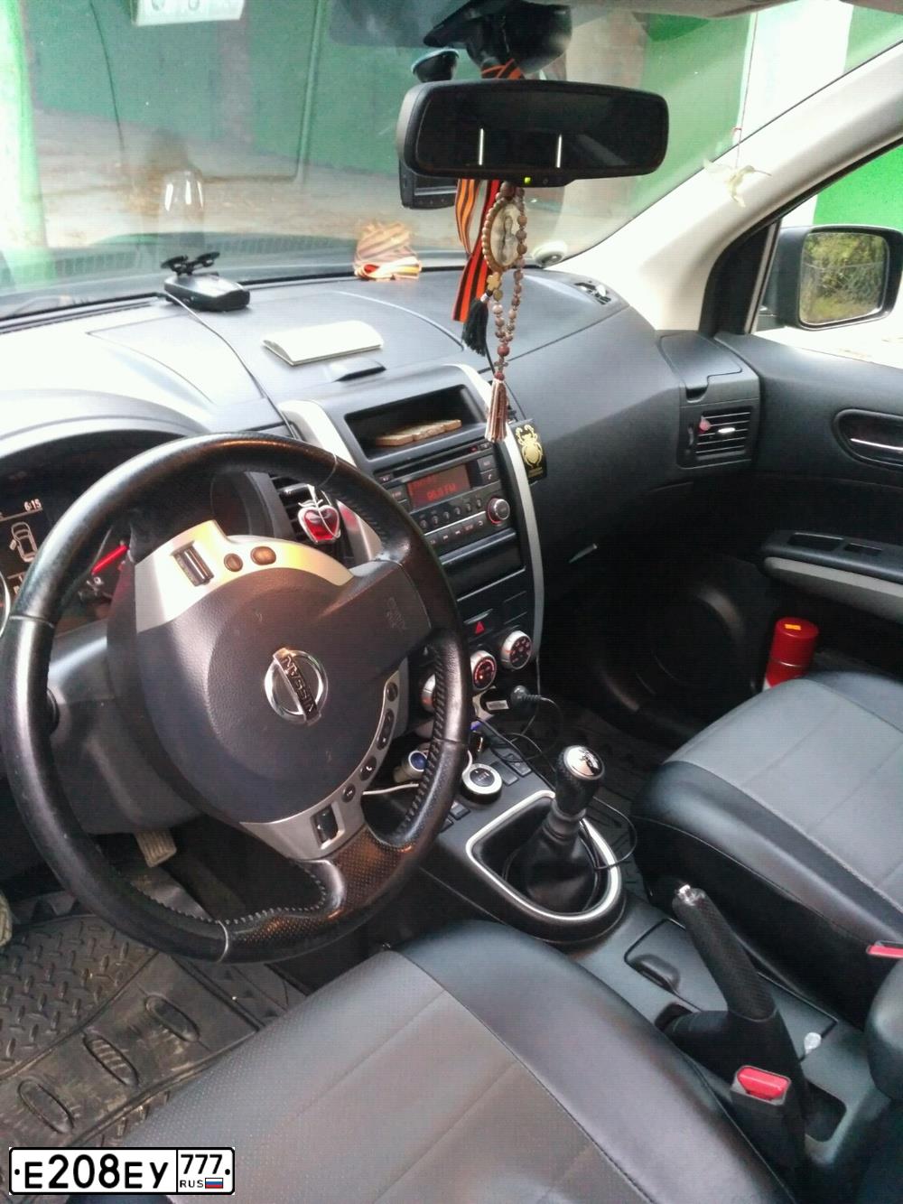 Фото автомобиля NISSAN X-TRAIL, 2014 — госномер М385СХ21. Цвет: ЧЕРНЫЙ