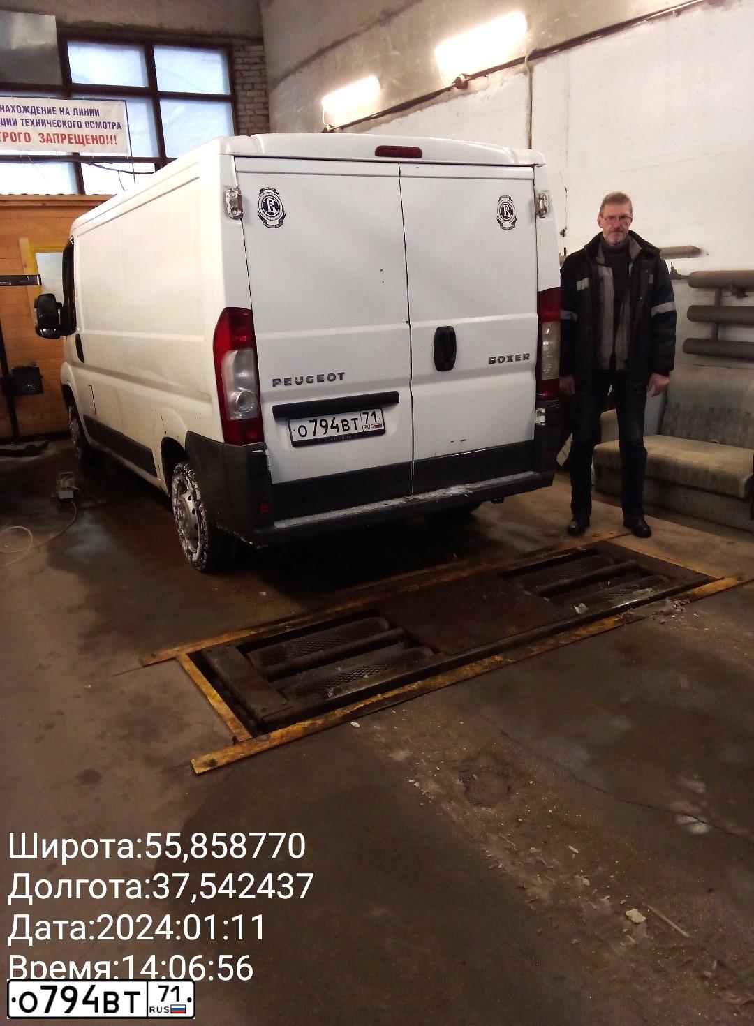 Фото автомобиля PEUGEOT BOXER, 2010 — госномер Е030ЕС977