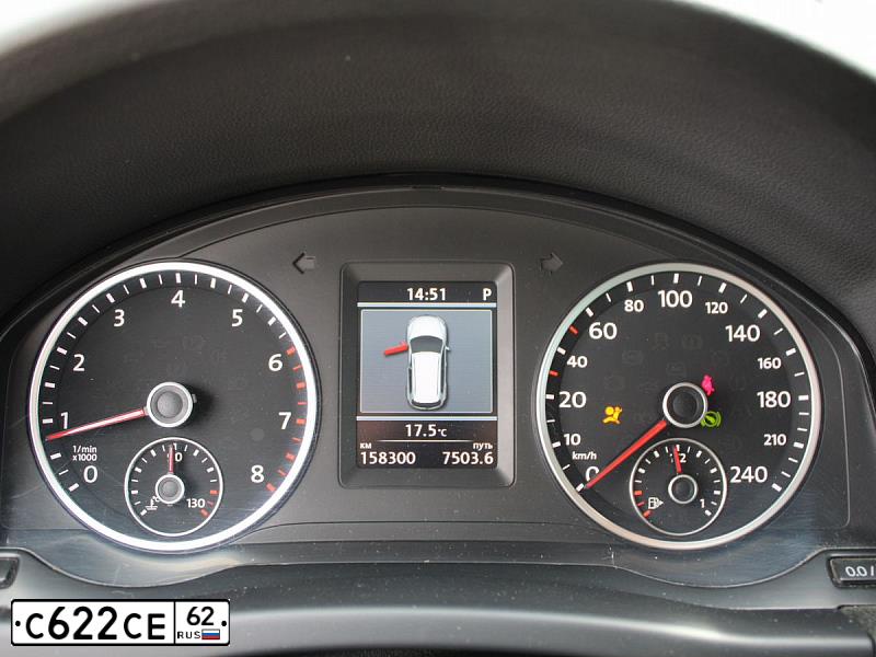 Фото автомобиля VOLKSWAGEN JETTA, 2013 — госномер Т833МТ136. Цвет: ЧЕРНЫЙ