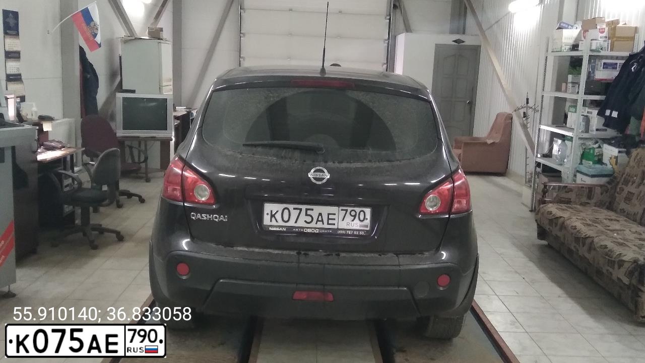 Фото автомобиля NISSAN QASHQAI, 2009 — госномер У180ОН31. Цвет: ФИОЛЕТОВЫЙ