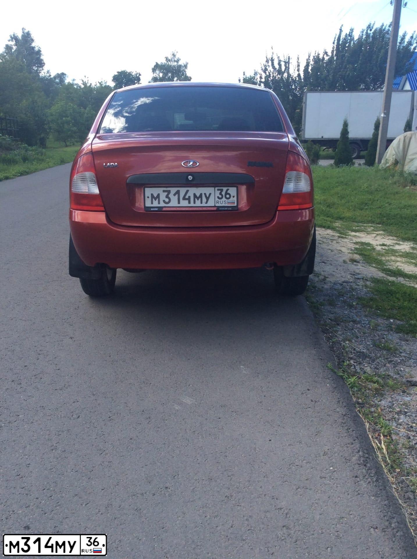 Фото автомобиля LADA 1118 KALINA, 2007 — госномер Е676МВ136. Цвет: СЕРЕБРИСТО-КРАСНЫЙ