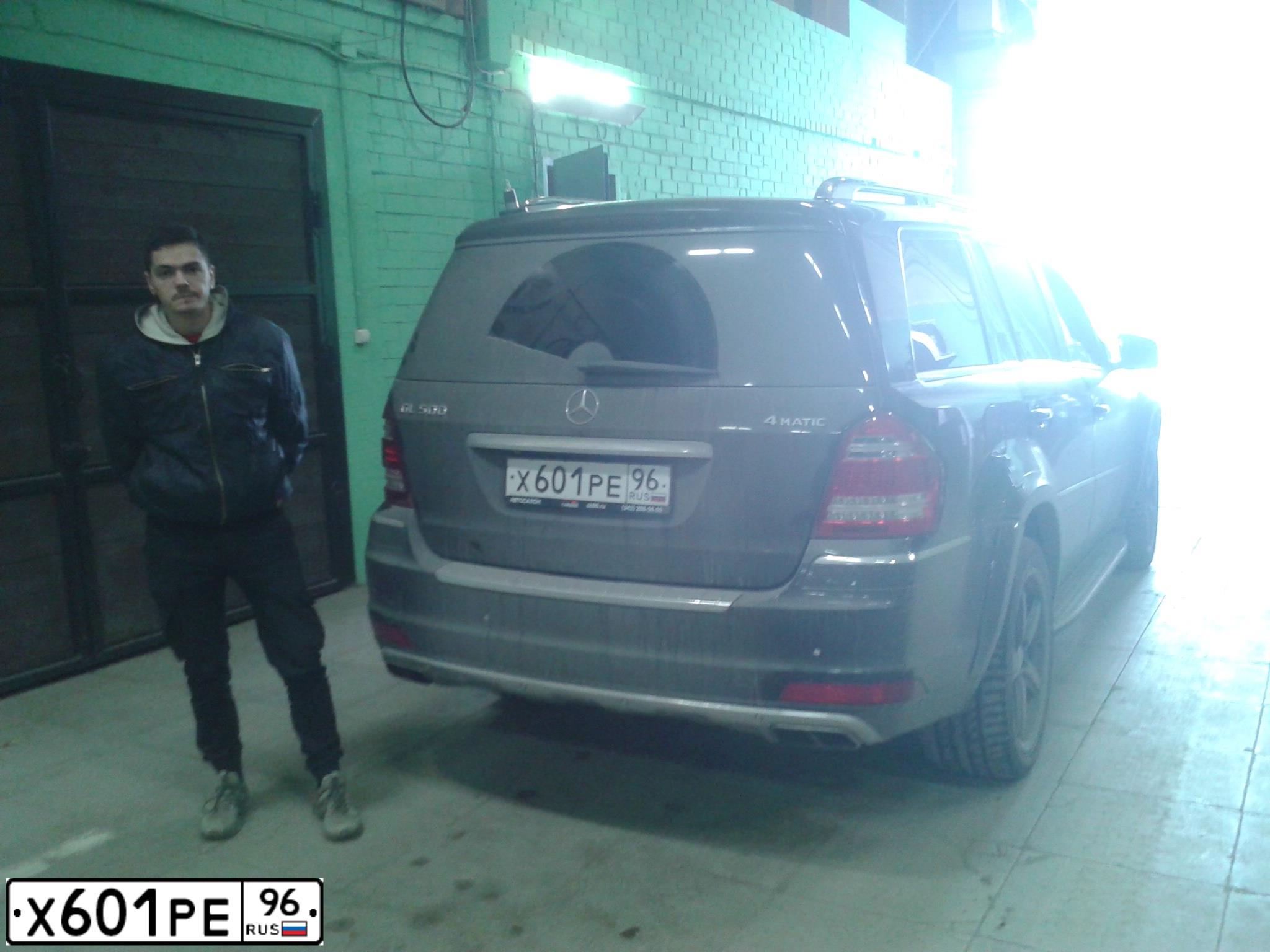 Фото автомобиля MERCEDES GL-KLASSE, 2011 — госномер Х601ЕР96. Цвет: ЧЕРНЫЙ