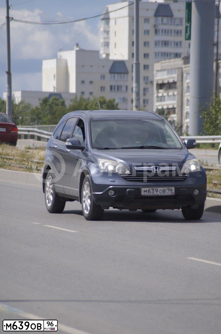 Фото автомобиля HONDA CR-V, 2008 — госномер М639ОВ96. Цвет: ТЕМНО-СЕРЫЙ