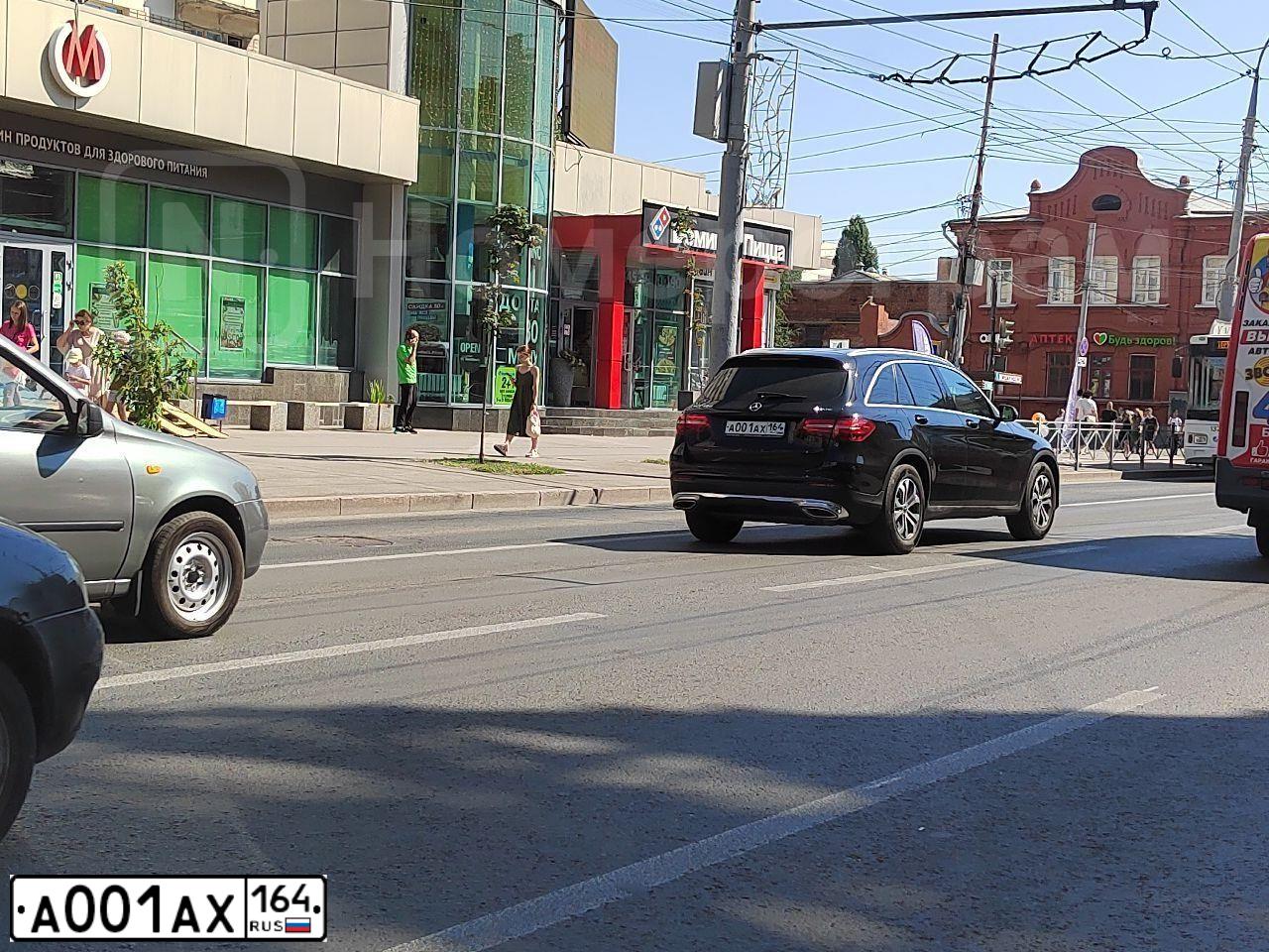 Фото автомобиля MERCEDES GLC-KLASSE, 2018 — госномер А001АХ164. Цвет: ЧЕРНЫЙ