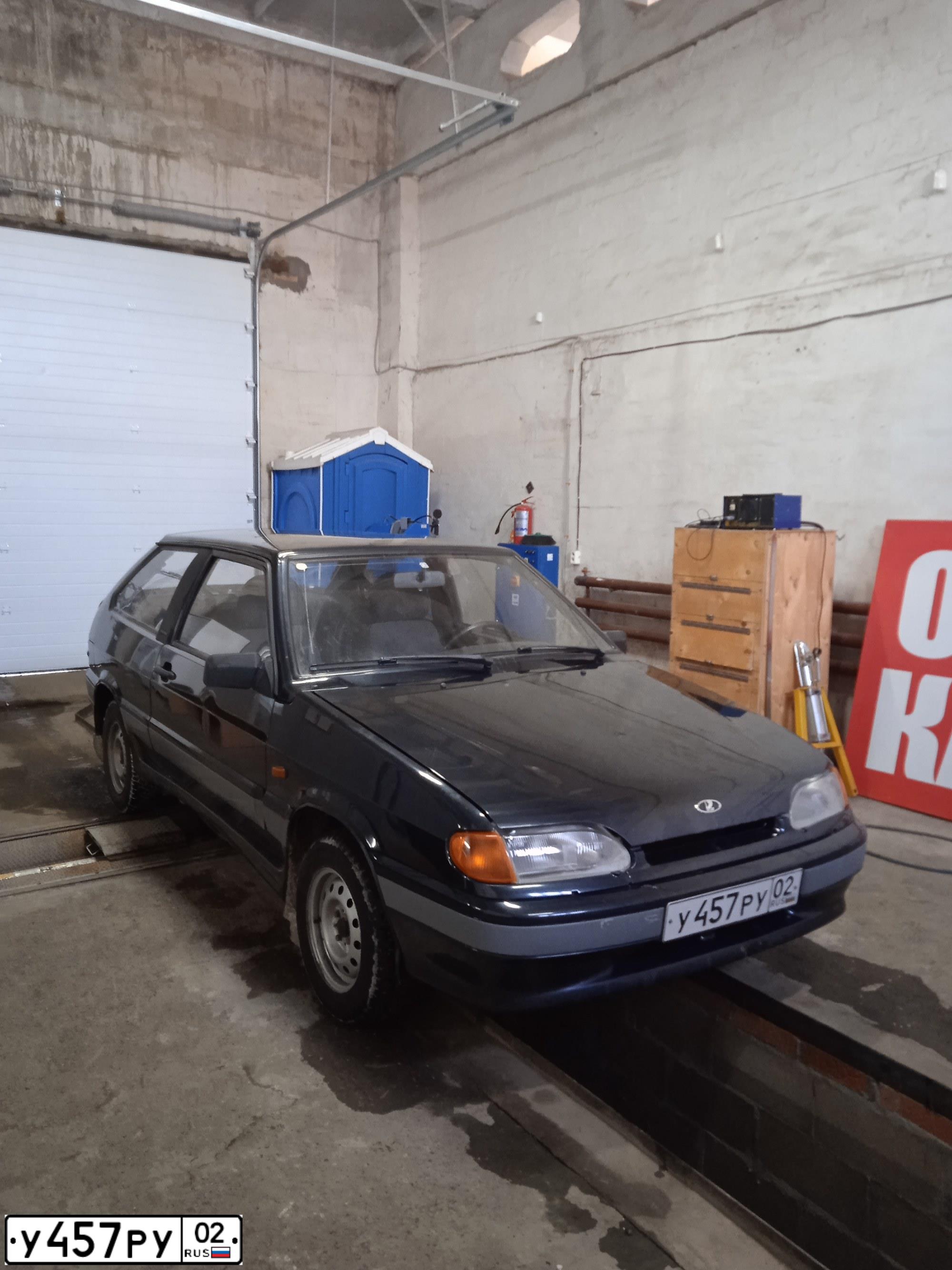 Фото автомобиля LADA 2113 SAMARA, 2005 — госномер У457РУ02. Цвет: ГРАФИТ МЕТАЛЛИК