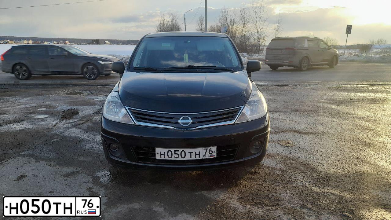 Фото автомобиля NISSAN TIIDA, 2013 — госномер Н050ТН76