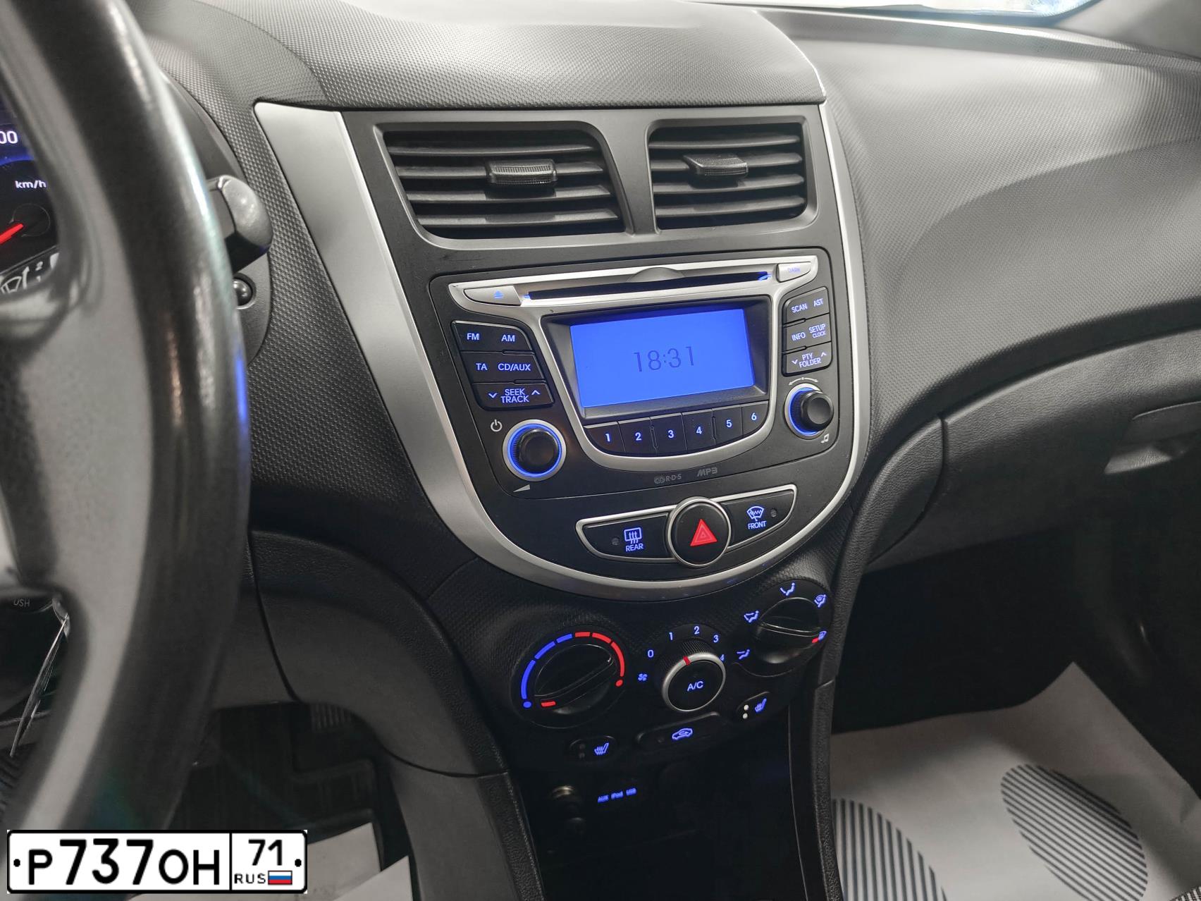 Фото автомобиля HYUNDAI SOLARIS, 2014 — госномер Р737ОН71. Цвет: ЧЕРНО-СЕРЫЙ