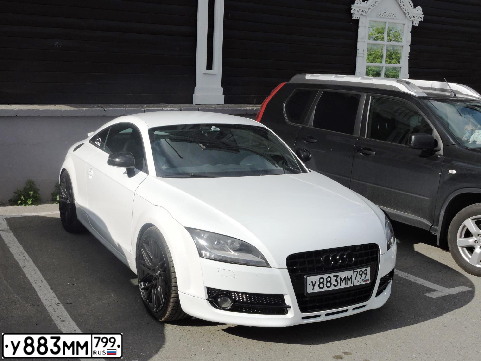 Фото автомобиля AUDI TT, 1910 — госномер У883ММ799. Цвет: Белый