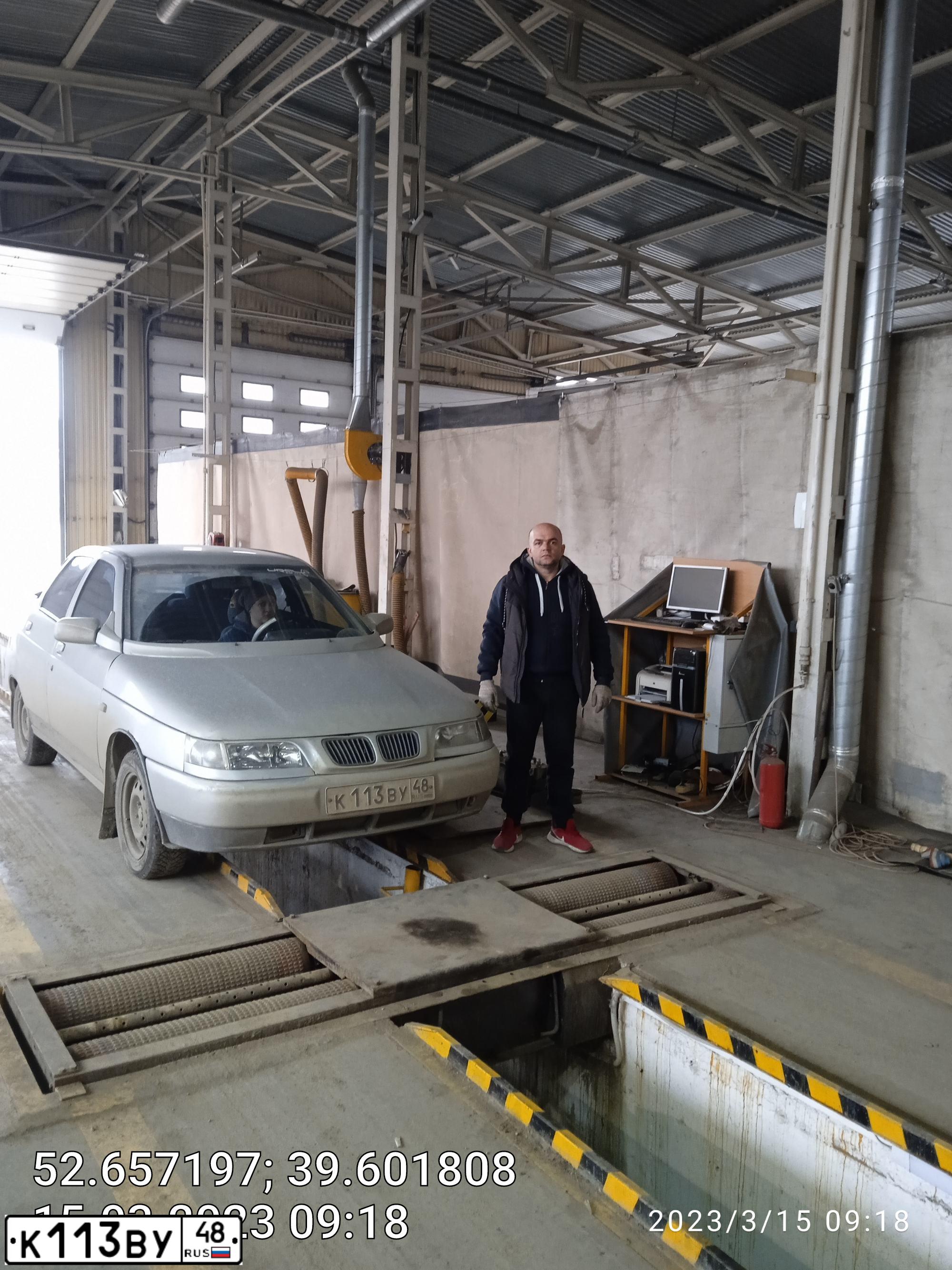 Фото автомобиля LADA 2110 LADA, 2002 — госномер К113ВУ48. Цвет: СВЕТЛО-СЕРЕБРИСТЫЙ  МЕТАЛЛИК
