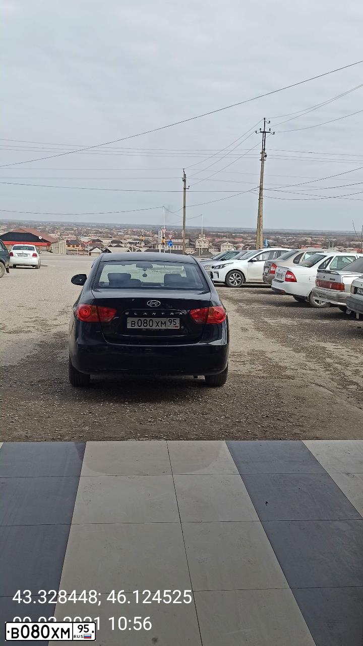 Фото автомобиля HYUNDAI ELANTRA, 2008 — госномер Р215МР05. Цвет: ЧЕРНЫЙ