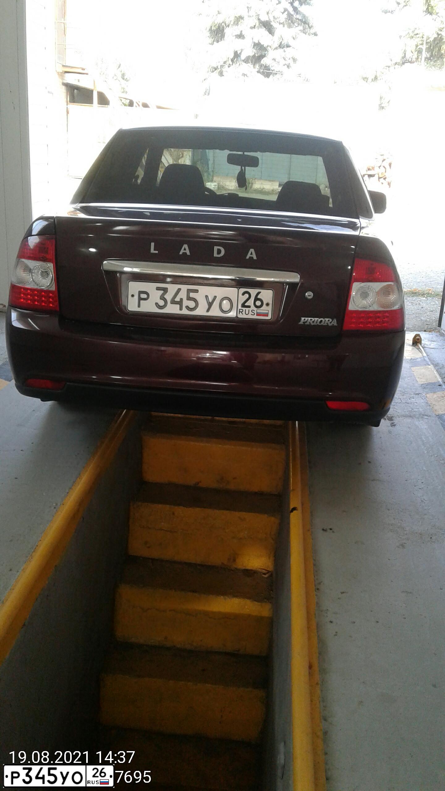 Фото автомобиля LADA 2170 PRIORA, 2013 — госномер Н010ЕН15. Цвет: ТЕМНО-ВИШНЕВЫЙ