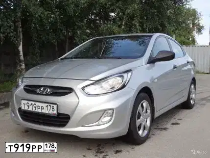 Фото автомобиля HYUNDAI SOLARIS, 2013 — госномер Т919РР178. Цвет: Серебристый
