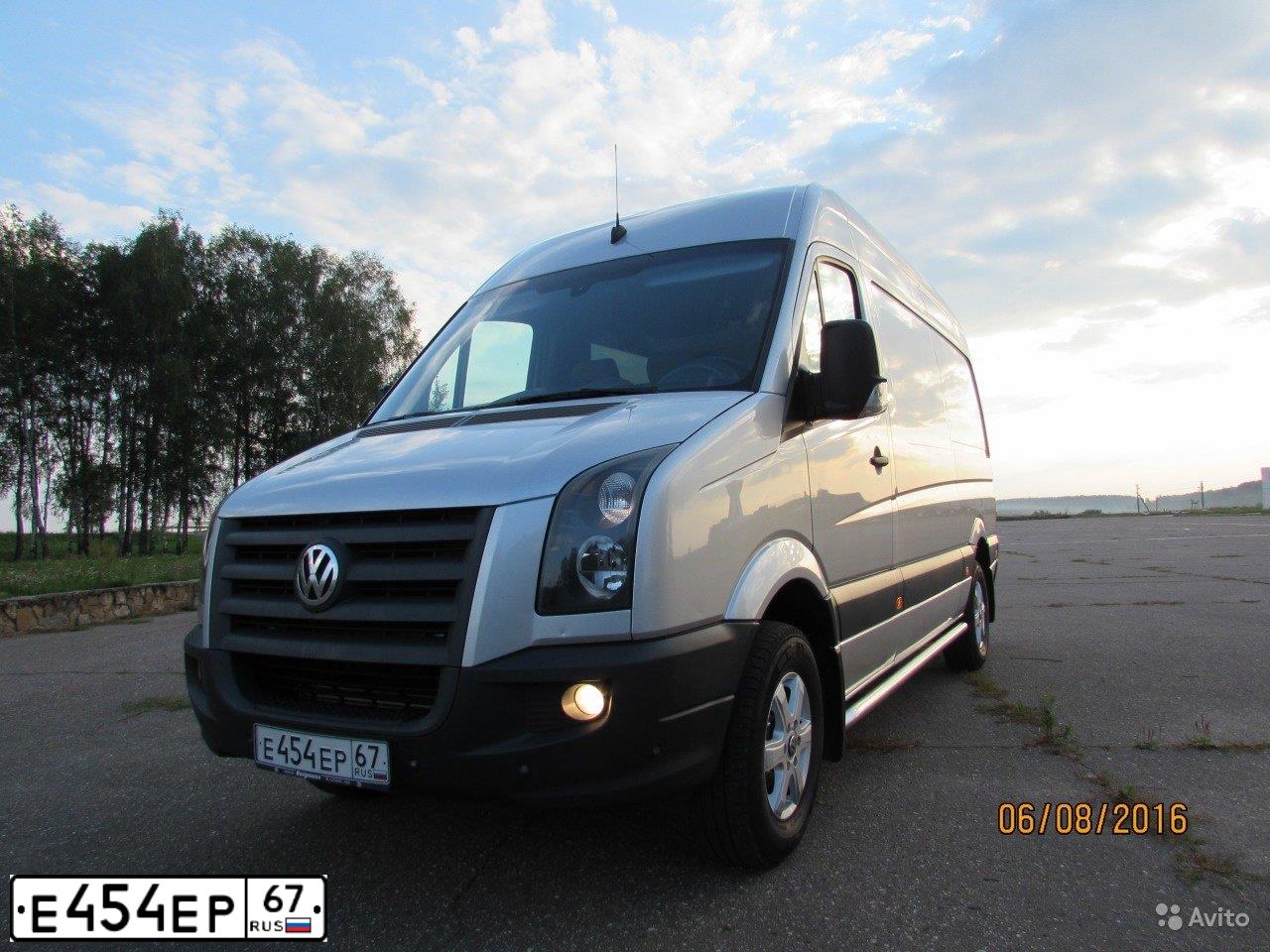 Фото автомобиля VOLKSWAGEN MULTIVAN, 2012 — госномер Е454ЕР67. Цвет: БЕЖЕВЫЙ