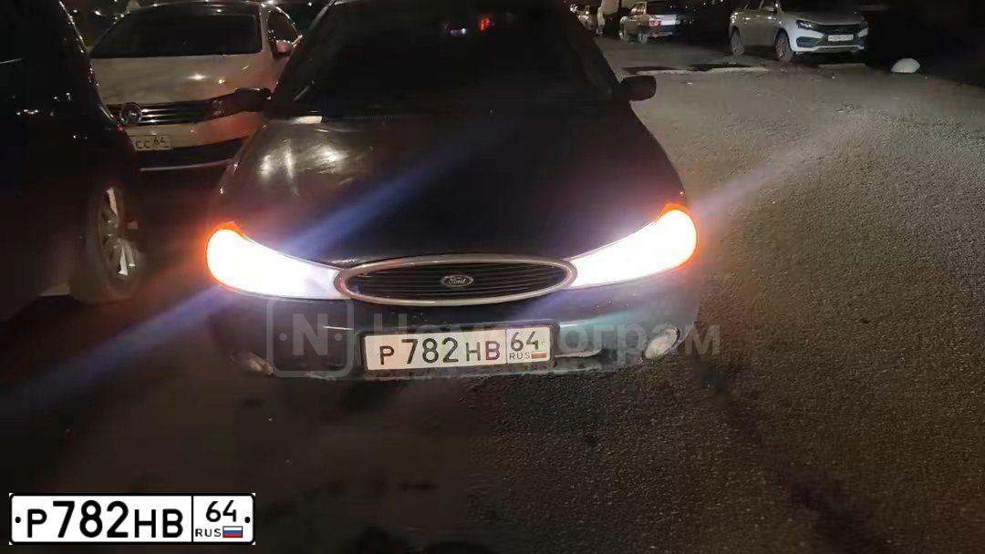 Фото автомобиля FORD MONDEO, 1997 — госномер Р782НВ64. Цвет: ЗЕЛЕНЫЙ