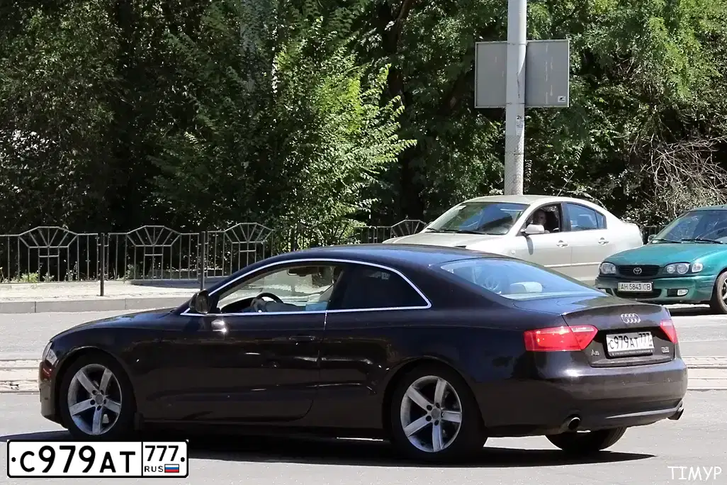 Фото автомобиля BMW SERIE 5, 2004 — госномер С797АТ777. Цвет: СЕРЫЙ ТЕМНЫЙ