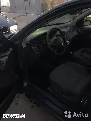 Фото автомобиля FORD FOCUS, 2001 — госномер О748ЕТ136. Цвет: СИНИЙ ТЕМНЫЙ