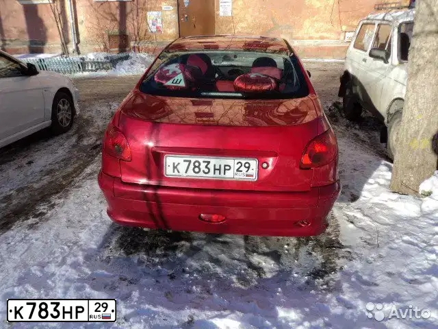 Фото автомобиля PEUGEOT 206, 2008 — госномер К783НР29. Цвет: Красный