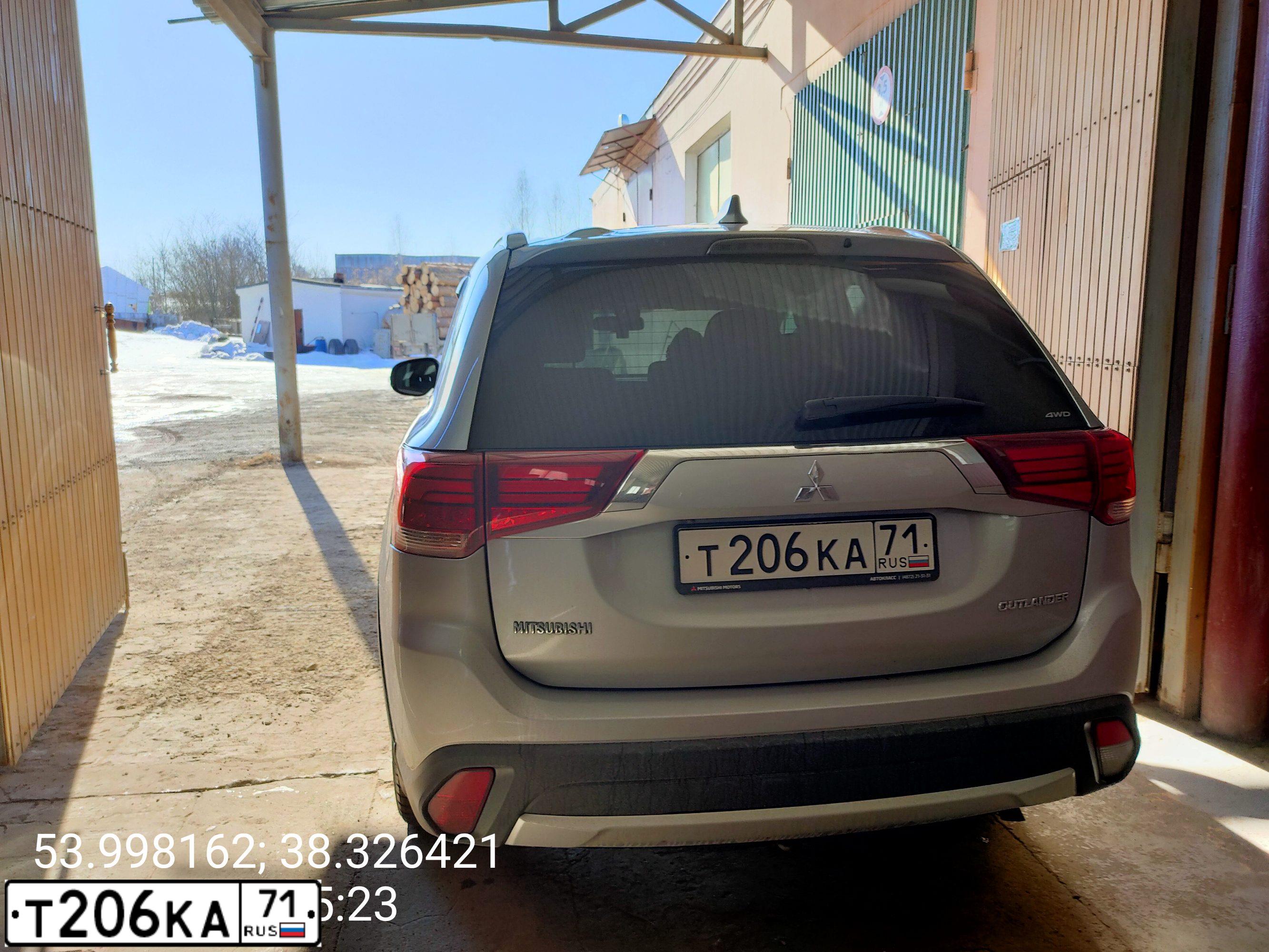 Фото автомобиля MITSUBISHI OUTLANDER, 2018 — госномер У650ХС71. Цвет: Серебристый
