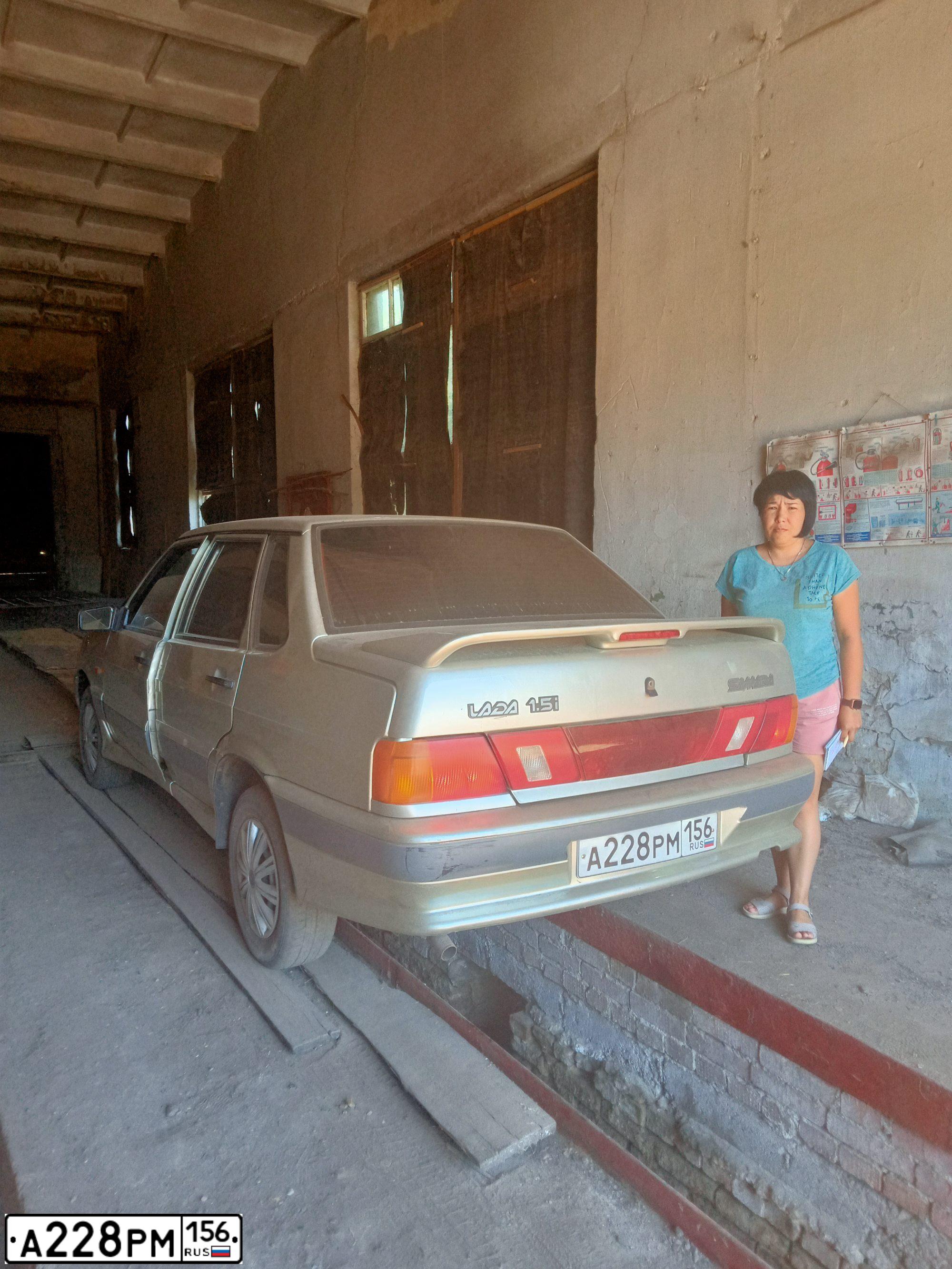 Фото автомобиля LADA 2115 SAMARA, 2005 — госномер А228РМ156. Цвет: СЕРЕБРИСТО-БЕЖЕВЫЙ