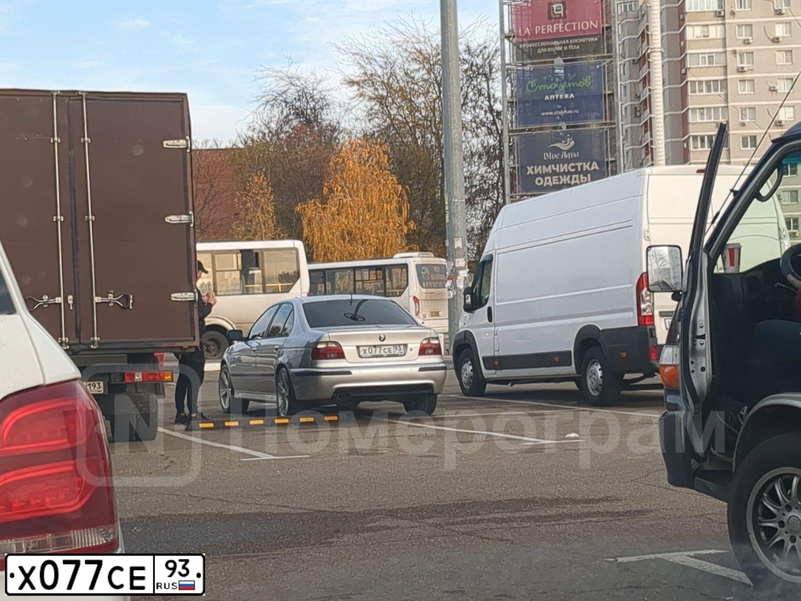 Фото автомобиля BMW SERIE 5, 2002 — госномер Х077СЕ93. Цвет: СЕРЕБРИСТЫЙ