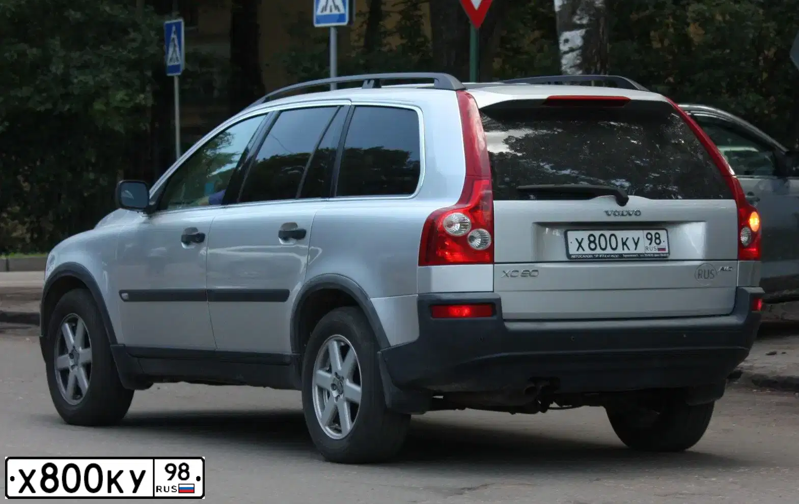 Фото автомобиля VOLVO XC90, 2005 — госномер А580КХ147. Цвет: СЕРЕБРИСТЫЙ
