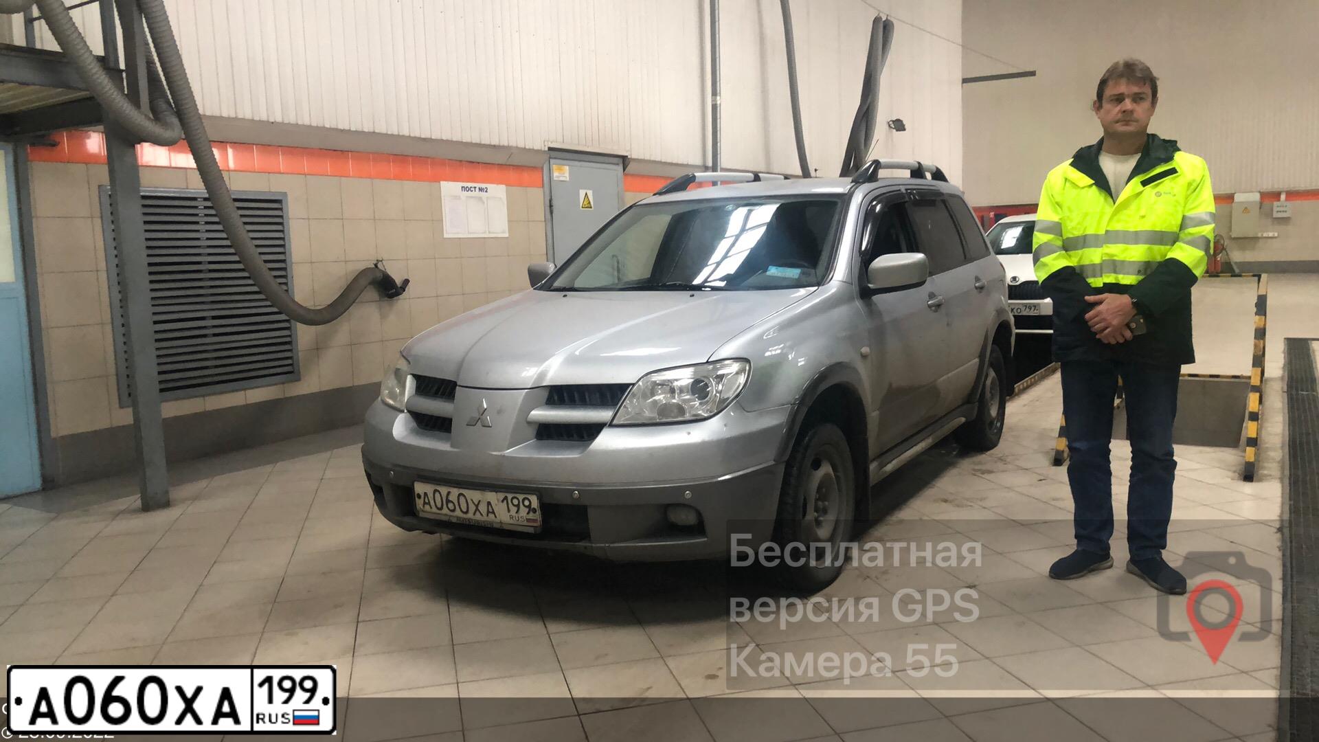Фото автомобиля MITSUBISHI OUTLANDER, 2006 — госномер Т777СВ77. Цвет: Серебристый