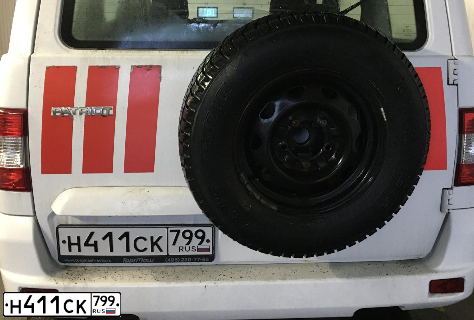 Фото автомобиля UAZ 3163 PATRIOT, 2019 — госномер Н411СК799. Цвет: Белый НЕМЕТАЛЛИК