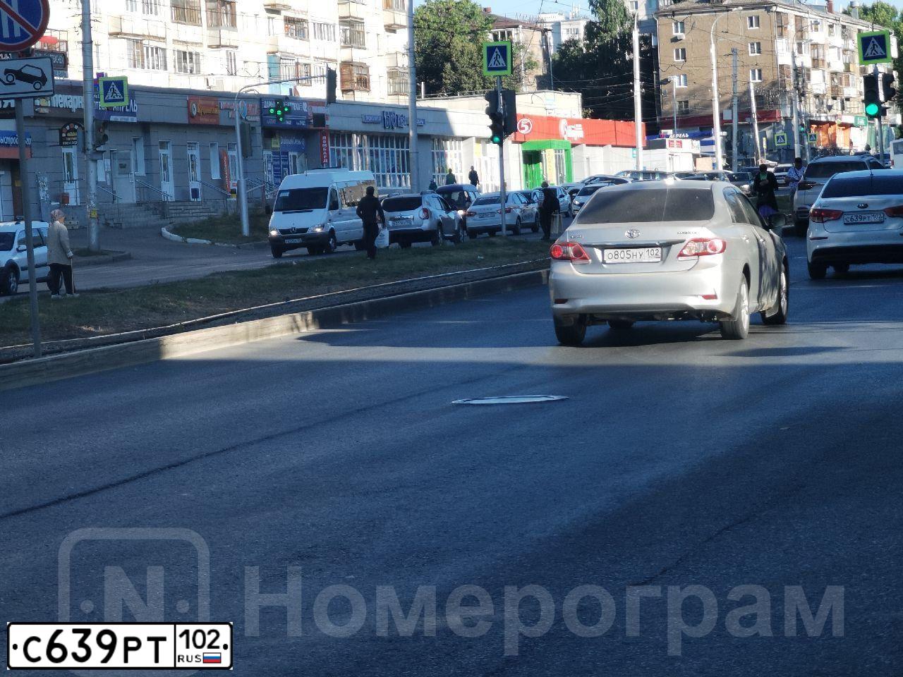 Фото автомобиля KIA RIO, 2015 — госномер М472УТ702. Цвет: Белый