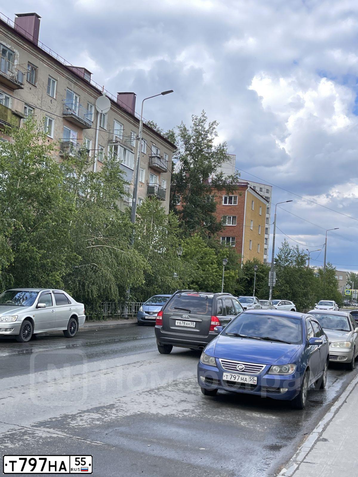 Фото автомобиля LIFAN SOLANO, 2013 — госномер Н254ВЕ198. Цвет: синий