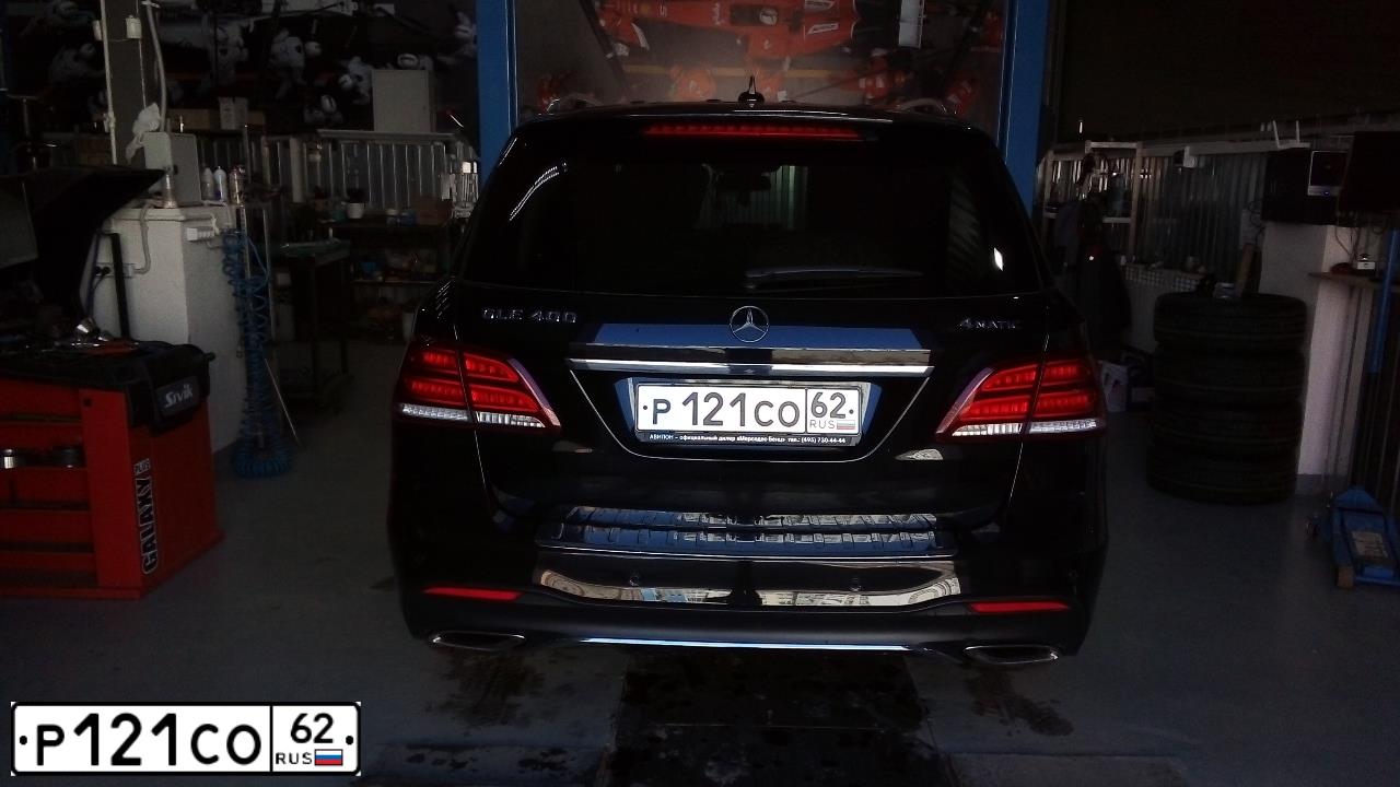 Фото автомобиля MERCEDES GLE-KLASSE, 2016 — госномер Р121СО62. Цвет: ЧЕРНЫЙ