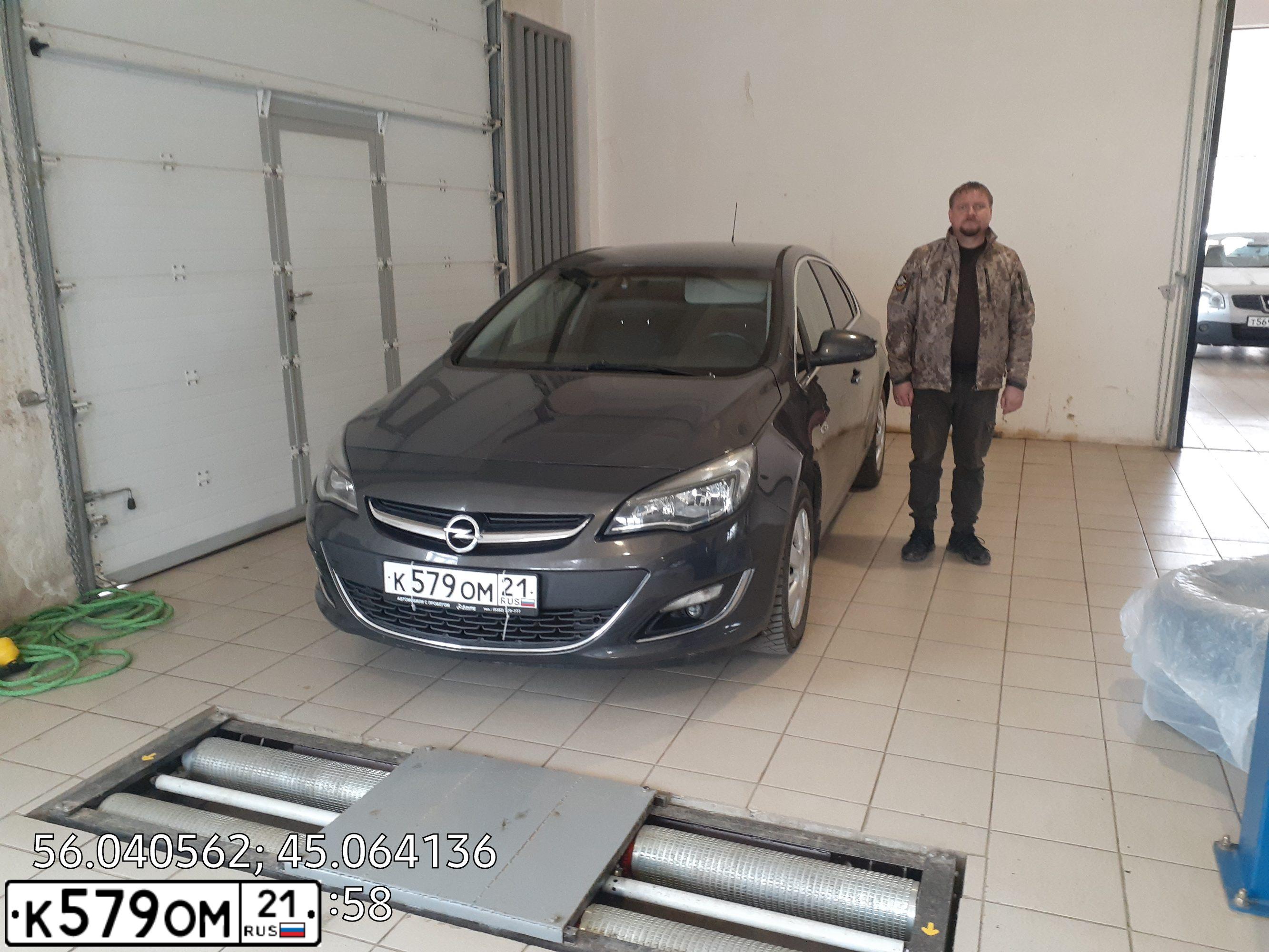 Фото автомобиля OPEL ASTRA, 2013 — госномер Х726СН152. Цвет: СЕРЫЙ МЕТАЛЛИК